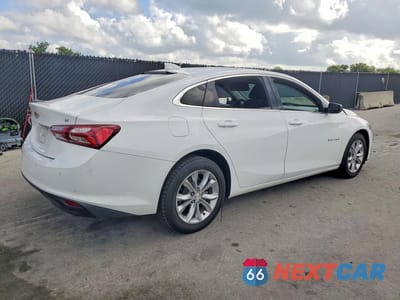 Trzecie zdjęcie samochodu z tyłu: 2019 CHEVROLET MALIBU LT VIN:1G1ZD5ST6KF115209 - miniatura