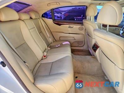 Zdjęcie 10 z 13 samochodu: 2011 LEXUS LS 460L VIN:JTHDL5EF4B5003457 - miniatura