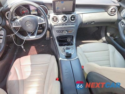Zdjęcie 8 z 12 samochodu: 2015 MERCEDES-BENZ C 400 4MATIC VIN:55SWF6GB1FU030555 - miniatura