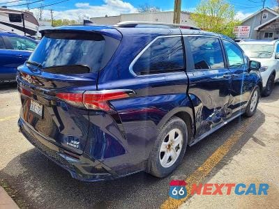 Czwarte zdjęcie samochodu z boku: 2021 TOYOTA SIENNA LE VIN:5TDGRKEC7MS018548 - miniatura