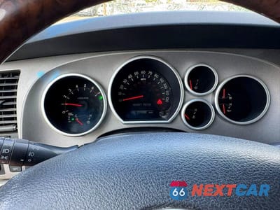 Zdjęcie 8 z 10 samochodu: 2010 TOYOTA SEQUOIA PLATINUM VIN:5TDDY5G18AS033686 - miniatura