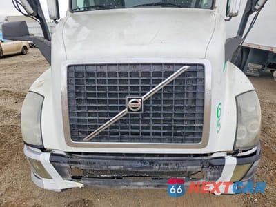 Zdjęcie 11 z 12 samochodu: 2011 VOLVO VN VNL VIN:4V4NC9EG7BN293851 - miniatura