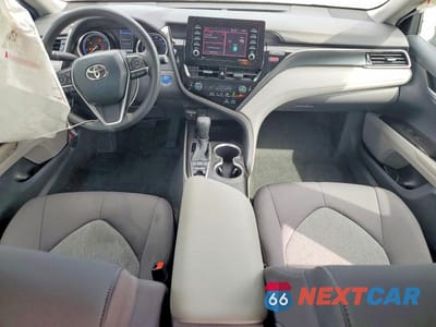 Zdjęcie 8 z 12 samochodu: 2021 TOYOTA CAMRY LE VIN:4T1C31AK8MU562748 - miniatura