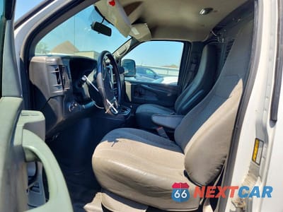 Zdjęcie 7 z 13 samochodu: 2015 CHEVROLET EXPRESS G2500 VIN:1GCWGFCG0F1114181 - miniatura