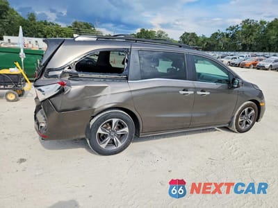 Trzecie zdjęcie samochodu z tyłu: 2018 HONDA ODYSSEY TOURING VIN:5FNRL6H80JB035085 - miniatura
