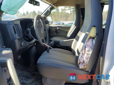Zdjęcie 7 z 14 samochodu: 2025 GMC SAVANA G3500 VIN:1GTZ7HF74S1194678 - miniatura