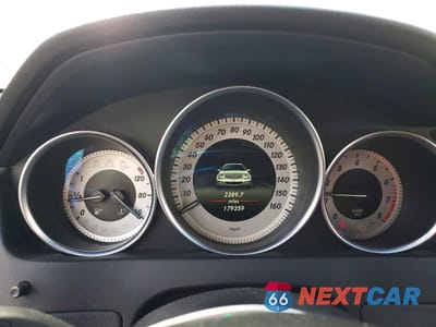 Zdjęcie 9 z 12 samochodu: 2014 MERCEDES-BENZ C VIN:WDDGF4HB9ER317603 - miniatura