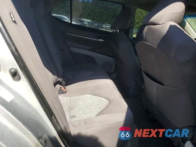 Zdjęcie 10 z 12 samochodu: 2018 TOYOTA CAMRY L VIN:4T1B11HK8JU561702 - miniatura