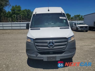 Piąte zdjęcie samochodu w środku: 2019 MERCEDES BENZ SPRINTER 2500 REFRIGERATED DELIVERY VAN VIN:WD4PF1CD1KP070284 - miniatura