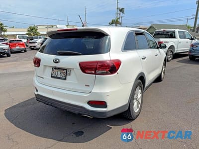 Czwarte zdjęcie samochodu z boku: 2020 KIA SORENTO LX VIN:5XYPG4A33LG638204 - miniatura
