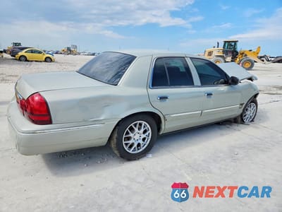 Trzecie zdjęcie samochodu z tyłu: 2004 MERCURY GRAND MARQUIS GS VIN:2MEFM74W64X653959 - miniatura