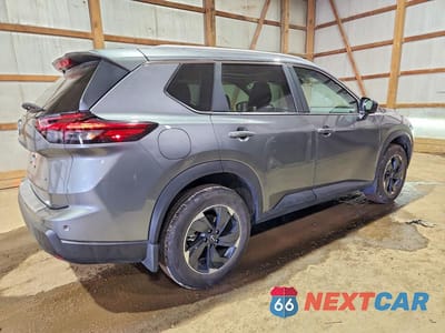 Trzecie zdjęcie samochodu z tyłu: 2025 NISSAN ROGUE SV VIN:5N1BT3BB7SC854836 - miniatura