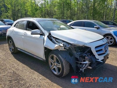 Czwarte zdjęcie samochodu z boku: 2015 MERCEDES-BENZ GLA 250 4MATIC VIN:WDCTG4GB9FJ159961 - miniatura