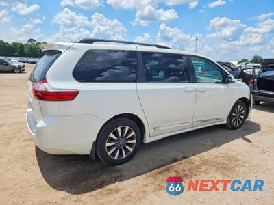 Trzecie zdjęcie samochodu z tyłu: 2020 TOYOTA SIENNA XLE 7-PASSENGER VIN:5TDDZ3DC5LS235721 - miniatura