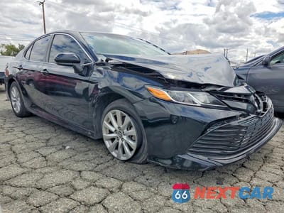 Czwarte zdjęcie samochodu z boku: 2018 TOYOTA CAMRY LE VIN:4T1B11HK9JU566536 - miniatura