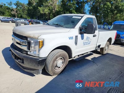 2017 FORD F250 SUPER DUTY 1FDBF2A64HEC81834 - główne zdjęcie licytacji z USA - miniatura