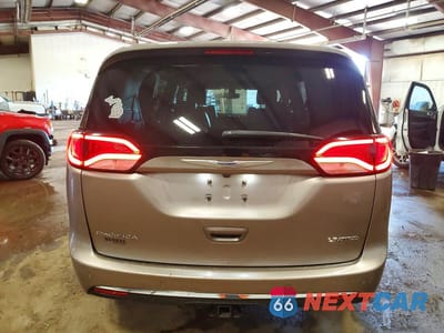 Zdjęcie 6 z 14 samochodu: 2018 CHRYSLER PACIFICA LIMITED VIN:2C4RC1GG0JR169319 - miniatura