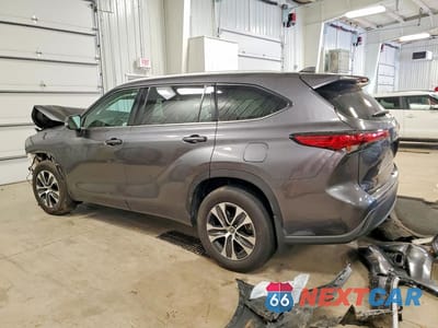 Drugie zdjęcie samochodu z przodu: 2022 TOYOTA HIGHLANDER XLE VIN:5TDHZRBHXNS177563 - miniatura