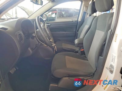 Zdjęcie 7 z 12 samochodu: 2012 JEEP COMPASS LATITUDE VIN:1C4NJCEB1CD542543 - miniatura