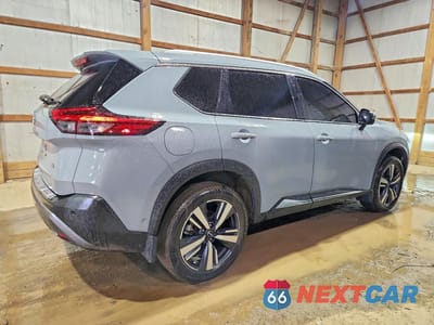 Trzecie zdjęcie samochodu z tyłu: 2023 NISSAN ROGUE SL VIN:5N1BT3CA1PC692408 - miniatura