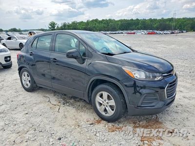 Czwarte zdjęcie samochodu z boku: 2020 CHEVROLET TRAX LS VIN:KL7CJKSBXLB332408 - miniatura