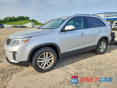 2015 KIA SORENTO LX 5XYKTCA62FG634529 - główne zdjęcie licytacji z USA - miniatura