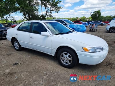 Czwarte zdjęcie samochodu z boku: 1998 TOYOTA CAMRY LE VIN:4T1BG22K1WU826156 - miniatura