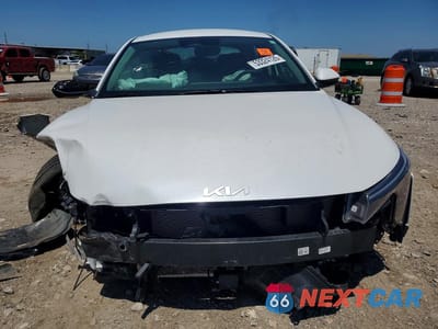 Piąte zdjęcie samochodu w środku: 2025 KIA K4 LXS VIN:3KPFT4DE7SE206893 - miniatura