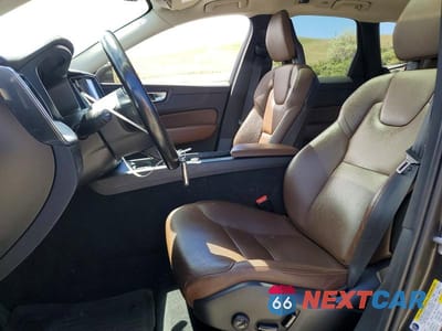 Zdjęcie 7 z 13 samochodu: 2018 VOLVO XC60 T5 MOMENTUM VIN:YV4102RK4J1086281 - miniatura