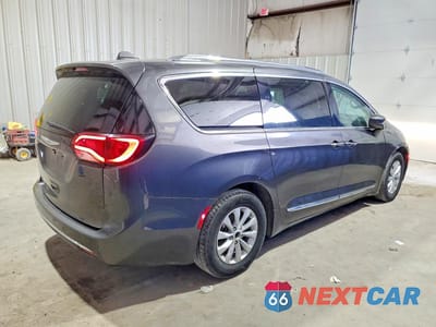 Trzecie zdjęcie samochodu z tyłu: 2019 CHRYSLER PACIFICA TOURING L VIN:2C4RC1BG9KR665762 - miniatura