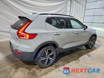 Trzecie zdjęcie samochodu z tyłu: 2024 VOLVO XC40 CORE VIN:YV4L12UK3R2238022 - miniatura
