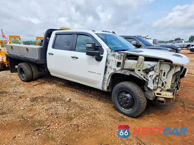 Czwarte zdjęcie samochodu z boku: 2021 CHEVROLET SILVERADO K3500 VIN:1GB4YSEYXMF123641 - miniatura