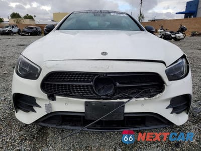 Piąte zdjęcie samochodu w środku: 2021 MERCEDES-BENZ E 450 VIN:W1K1J5JB4MF156937 - miniatura
