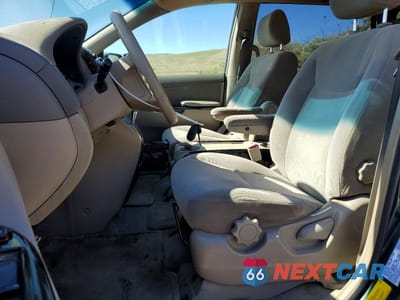 Zdjęcie 7 z 13 samochodu: 2004 TOYOTA SIENNA LE VIN:5TDBA23C54S022912 - miniatura