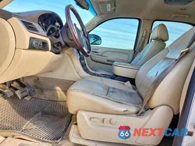 Zdjęcie 7 z 13 samochodu: 2007 CADI ESCALADE L VIN:1GYEC63827R290050 - miniatura
