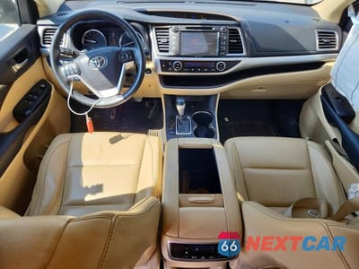 Zdjęcie 8 z 13 samochodu: 2015 TOYOTA HIGHLANDER XLE VIN:5TDJKRFH7FS183757 - miniatura