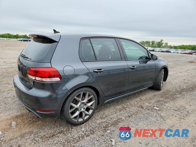 Trzecie zdjęcie samochodu z tyłu: 2013 VOLKSWAGEN GTI VIN:WVWHD7AJ9DW016580 - miniatura
