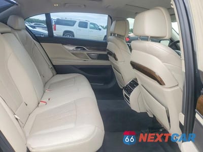 Zdjęcie 10 z 12 samochodu: 2016 BMW 740 I VIN:WBA7E2C50GG714437 - miniatura