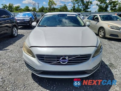 Piąte zdjęcie samochodu w środku: 2017 VOLVO S60 PREMIER VIN:LYV402HK3HB154767 - miniatura