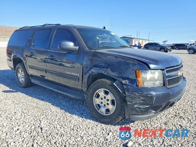 Czwarte zdjęcie samochodu z boku: 2013 CHEVROLET SUBURBAN C1500 LT VIN:1GNSCJE02DR218173 - miniatura
