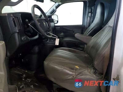 Zdjęcie 7 z 13 samochodu: 2020 CHEVROLET EXPRESS 2500 CARGO DELIVERY VAN VIN:1GCWGBFP0L1143146 - miniatura