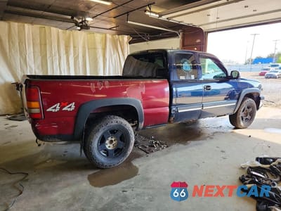 Trzecie zdjęcie samochodu z tyłu: 2005 CHEVROLET SILVERADO K1500 VIN:2GCEK19B251306056 - miniatura