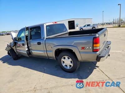 Drugie zdjęcie samochodu z przodu: 2006 GMC NEW SIERRA K1500 VIN:2GTEK13T261160308 - miniatura