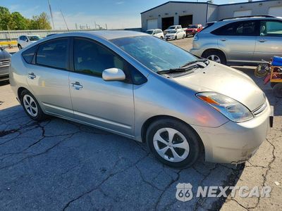 Czwarte zdjęcie samochodu z boku: 2004 TOYOTA PRIUS BASE VIN:JTDKB20U640035942 - miniatura