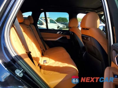 Zdjęcie 11 z 14 samochodu: 2026 BMW X5 XDRIVE50E VIN:5UX43EU06T9296611 - miniatura