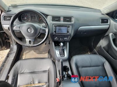 Zdjęcie 8 z 12 samochodu: 2013 VOLKSWAGEN JETTA SE VIN:3VWDX7AJ3DM425533 - miniatura