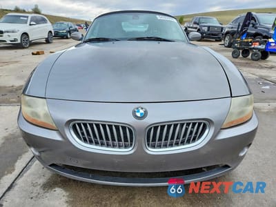 Piąte zdjęcie samochodu w środku: 2004 BMW Z4 3.0 VIN:4USBT53564LT27229 - miniatura