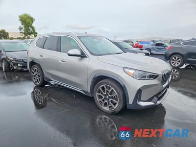 Czwarte zdjęcie samochodu z boku: 2023 BMW X1 XDRIVE28I VIN:WBX73EF07P5W65374 - miniatura