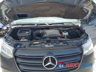 Zdjęcie 11 z 12 samochodu: 2019 MERCEDES BENZ SPRINTER 2500 DELIVERY VAN VIN:WD4PF1CD2KP125261 - miniatura