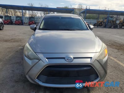 Piąte zdjęcie samochodu w środku: 2016 SCION IA BASE VIN:3MYDLBZV4GY128391 - miniatura